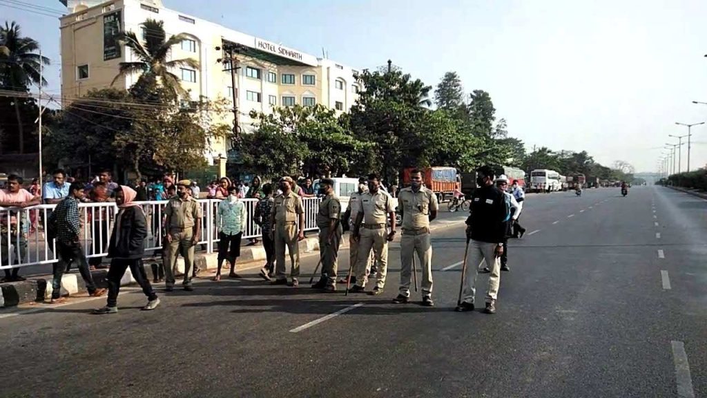 Odisha Bandh Brings Bhubaneswar-Cuttack to a Standstill – No Buses, Blocked Roads 1 Odisha Bandh Brings Bhubaneswar-Cuttack