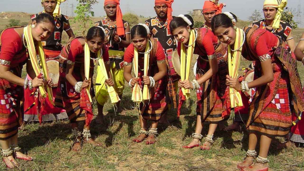 Tribal Women and Kirtan Group from Odisha Receive Praise from PM Modi