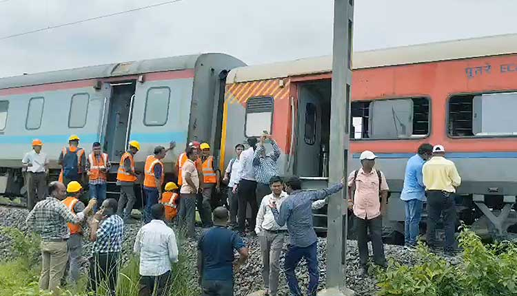 Mahima Gosain Express Derails Near Sambalpur: No Casualties Reported 2 No Casualties Reported