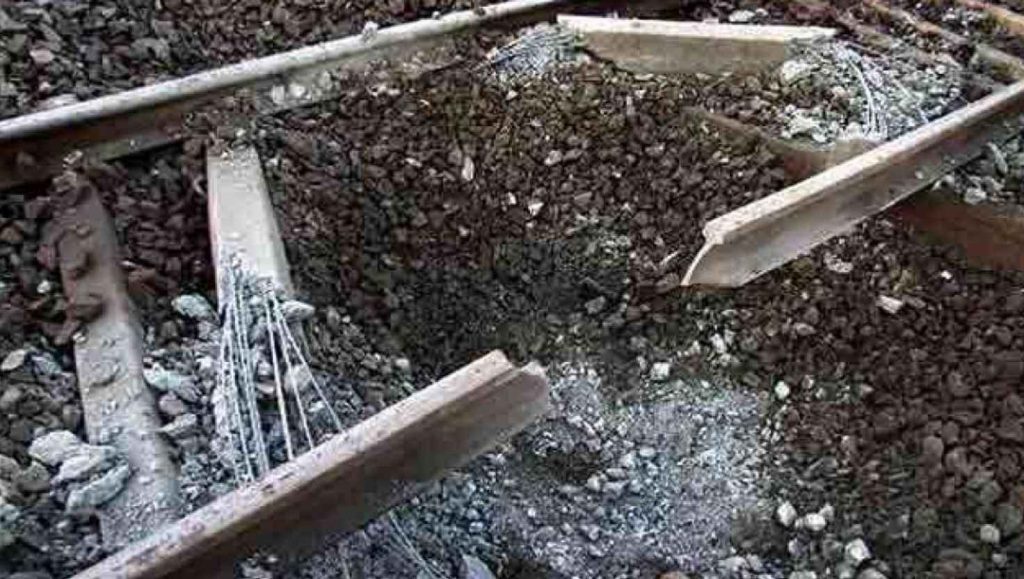 Blast on Odisha Railway Track: Maoists Claim Responsibility, Trains Halted 1 Blast on Odisha Railway Track
