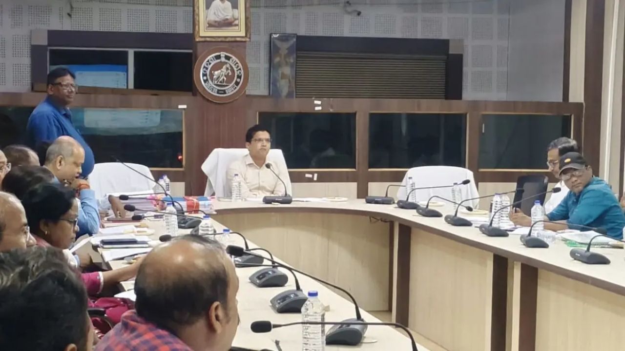 Cuttack Administration Enforces 'No Attendance, No Pay'