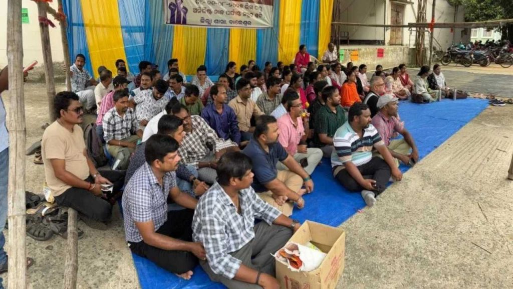 Odisha Government Urges Revenue Employees 