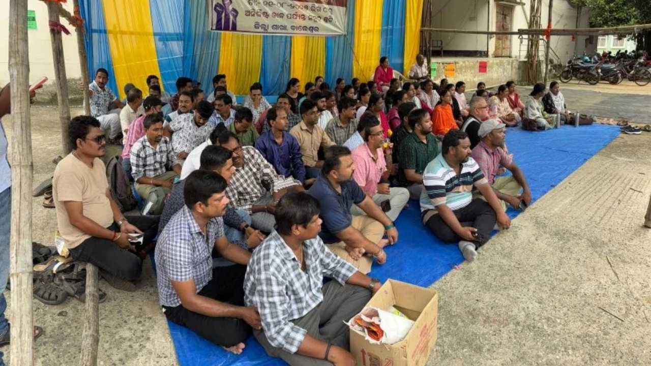 Odisha Government Urges Revenue Employees