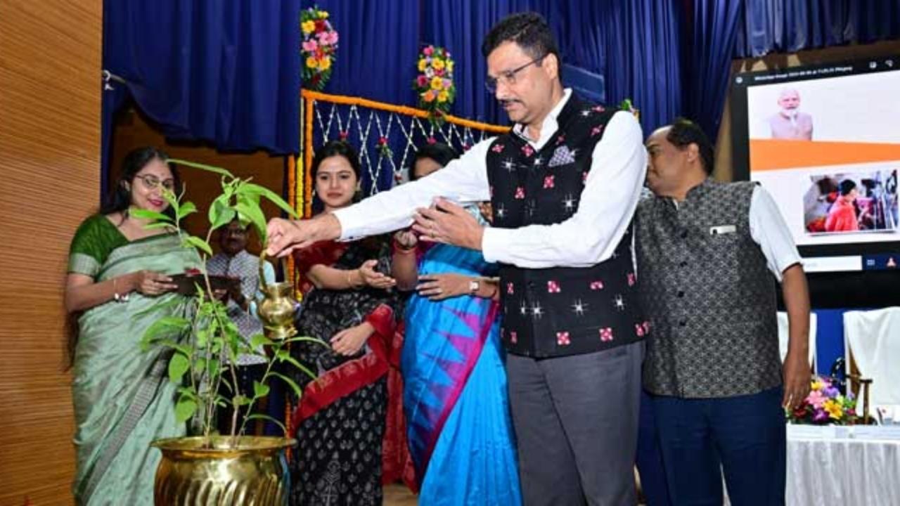 Odisha Honors National Handloom Day with Kotpad’s Traditional Mirigan Textile