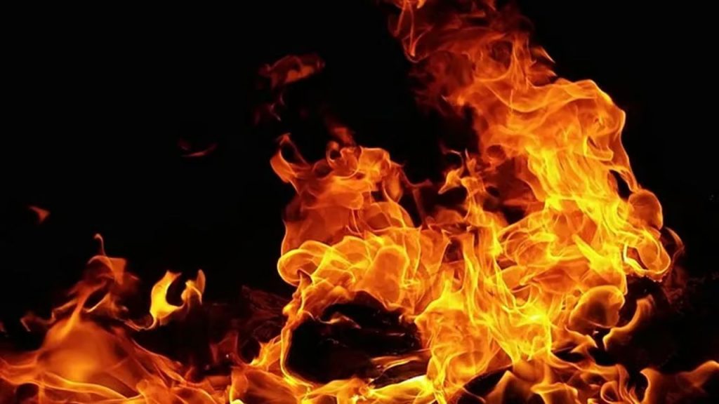 Odisha Saree Emporium Engulfed in Flames, Property Worth Rs 70 Lakh Lost 1 Odisha Saree Emporium Engulfed in Flames