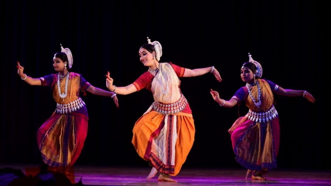 Runa Mohanty's 'Indian Swan Lake' Bridges Cultures
